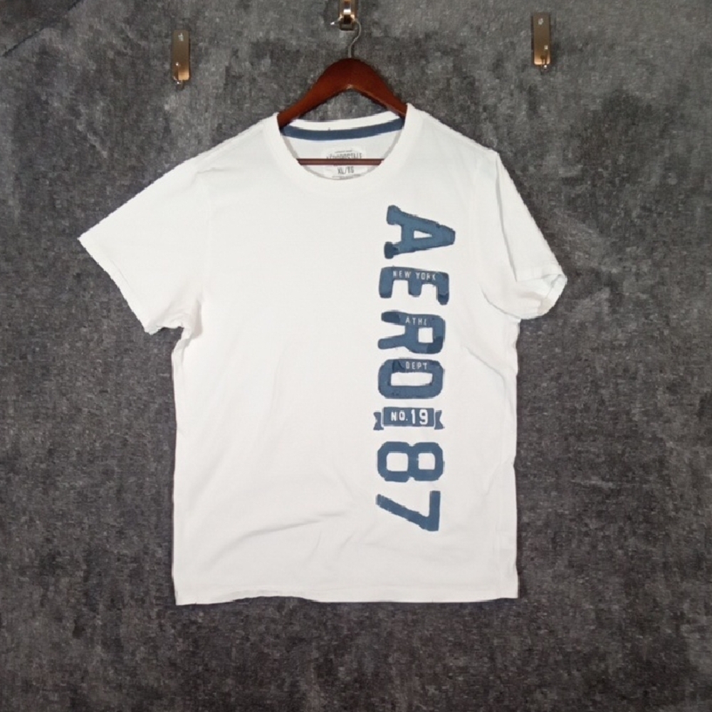Aeropostale White and Blue Logo Tee Distressed Letters Mens XL 2011
